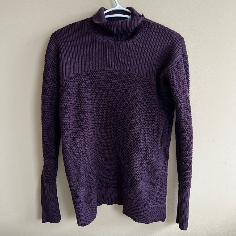 Lululemon 100% merino wool turtleneck sweater